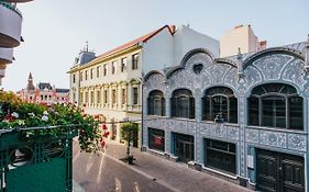 Central View Apartment